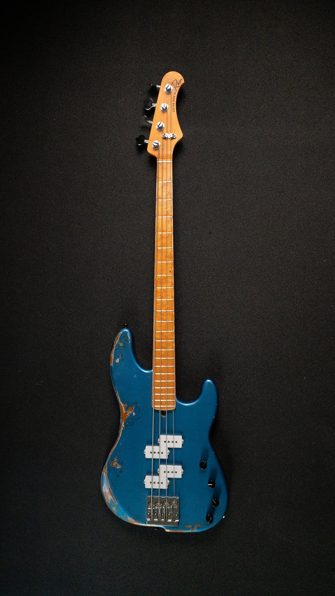 Janek Bass 1