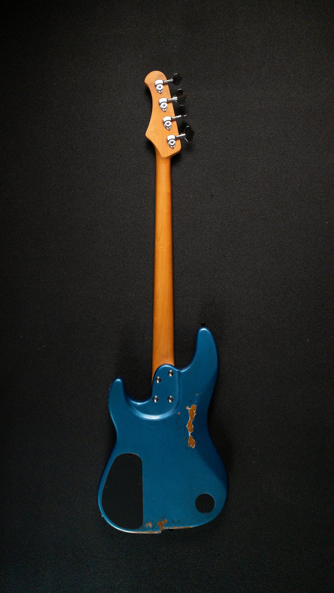 Janek Bass 1