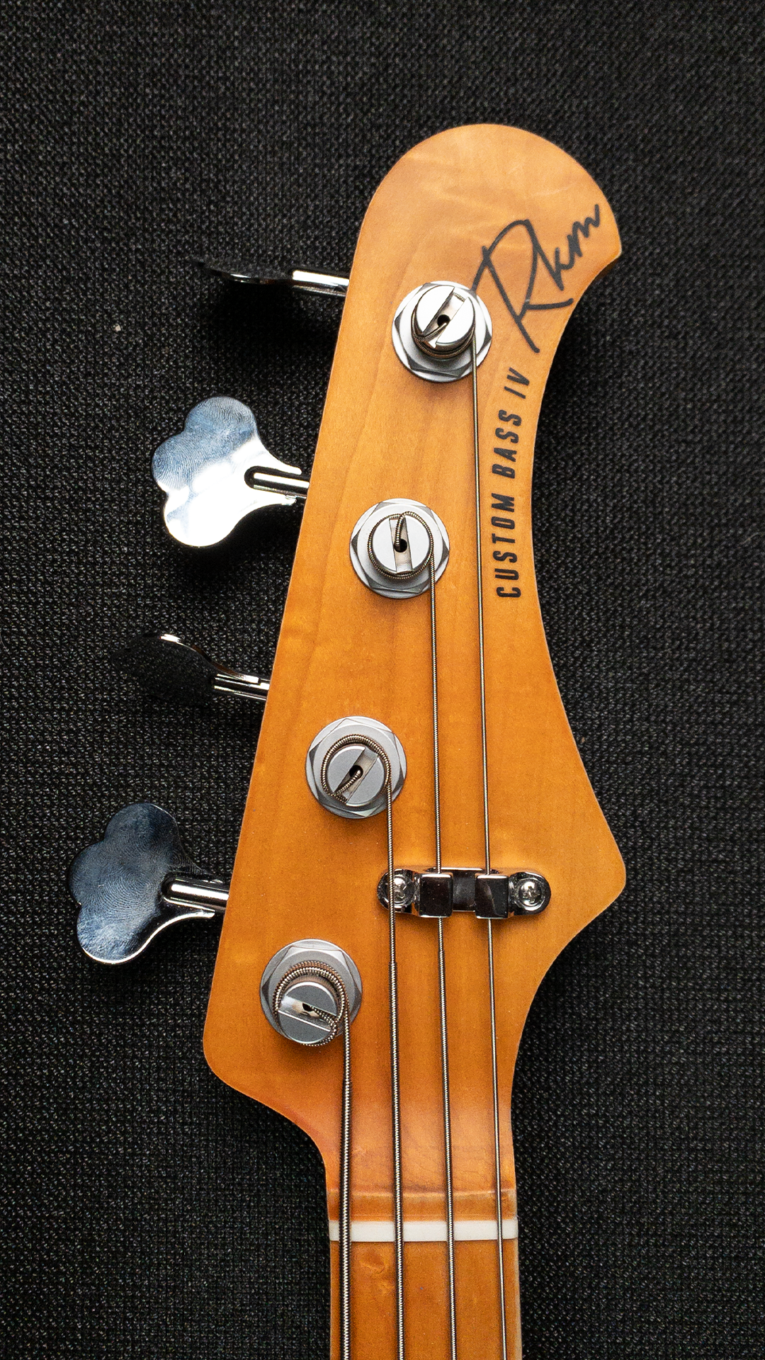 Janek Bass 1
