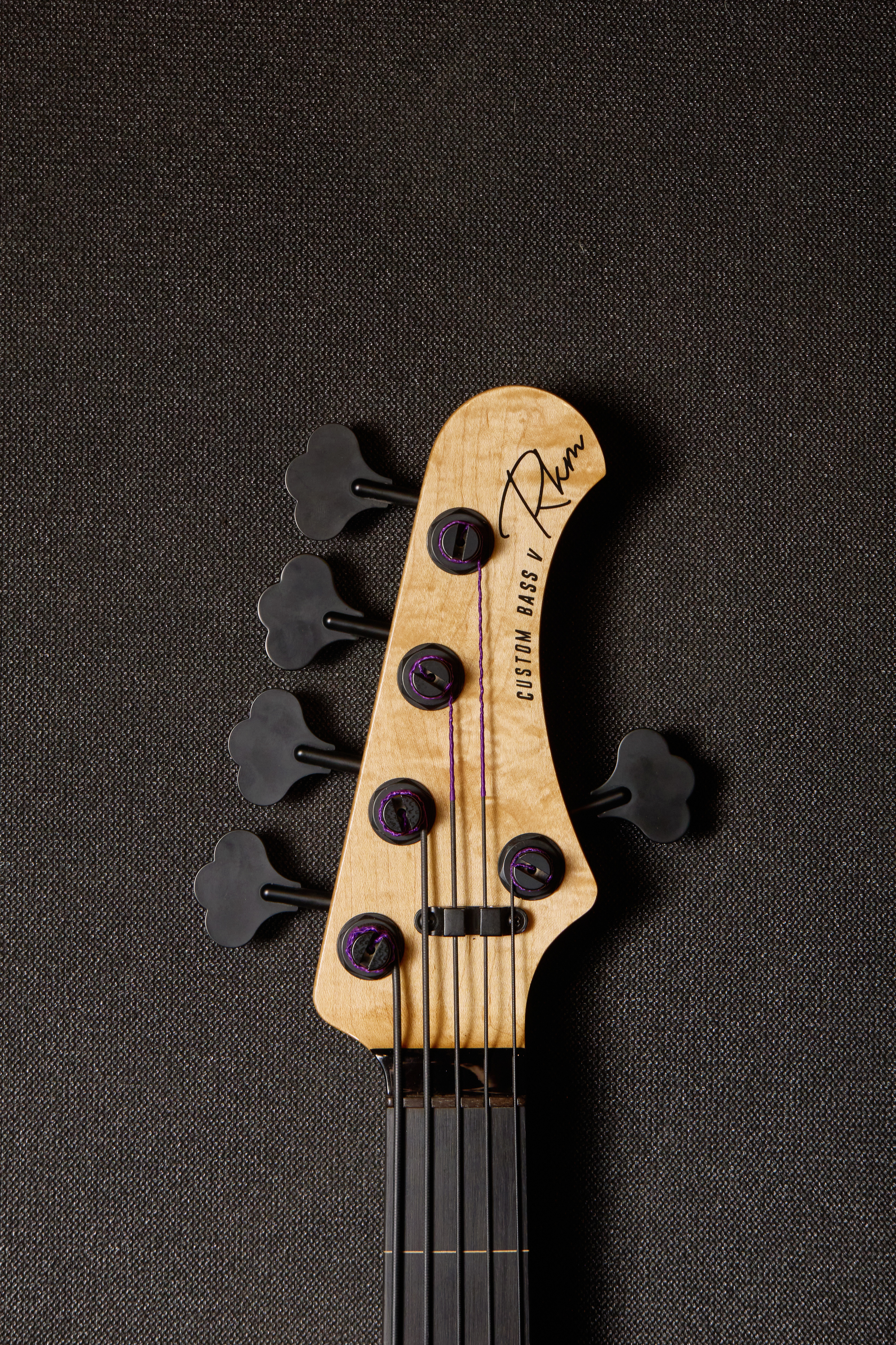 Janek Bass 3