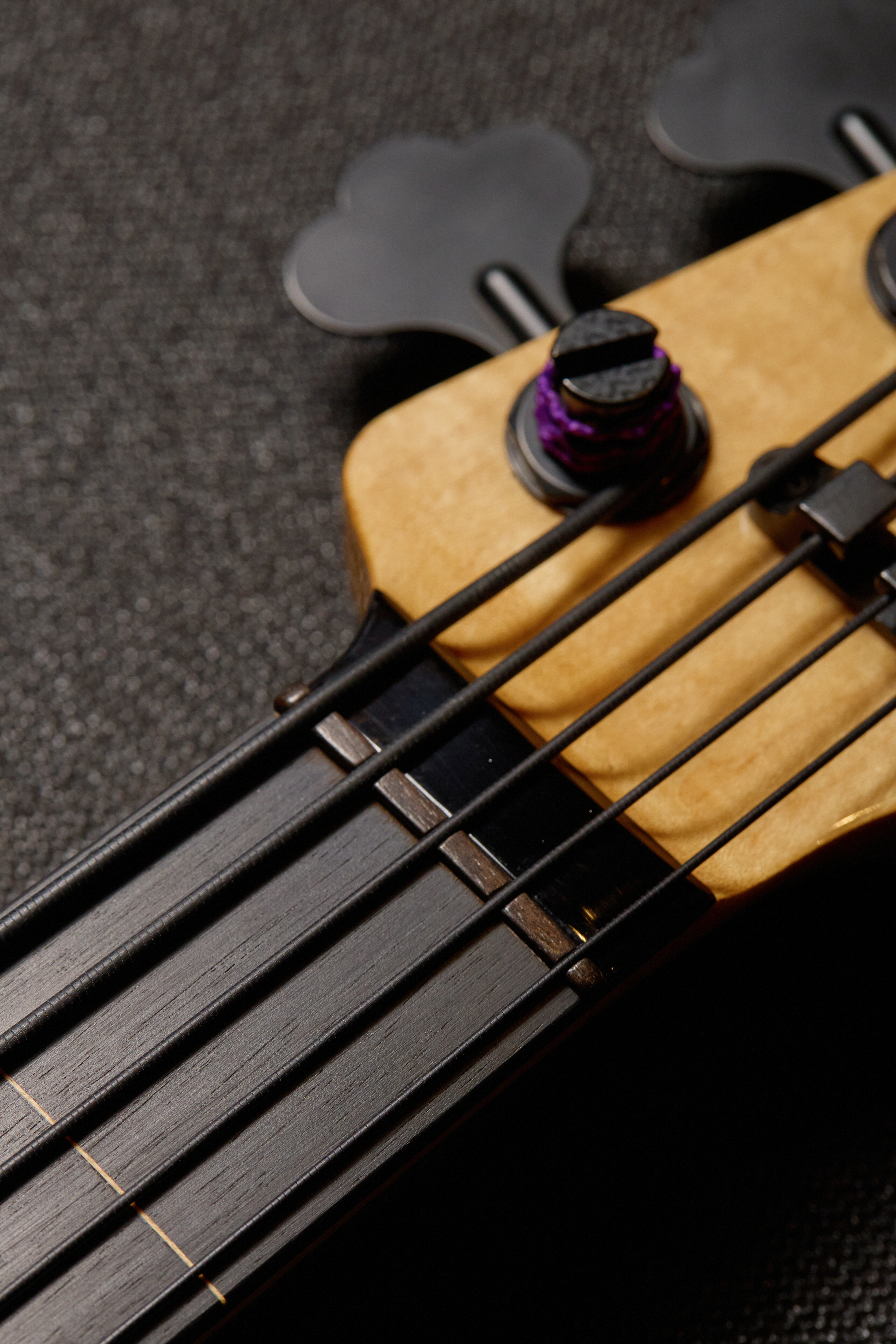 Janek Bass 3