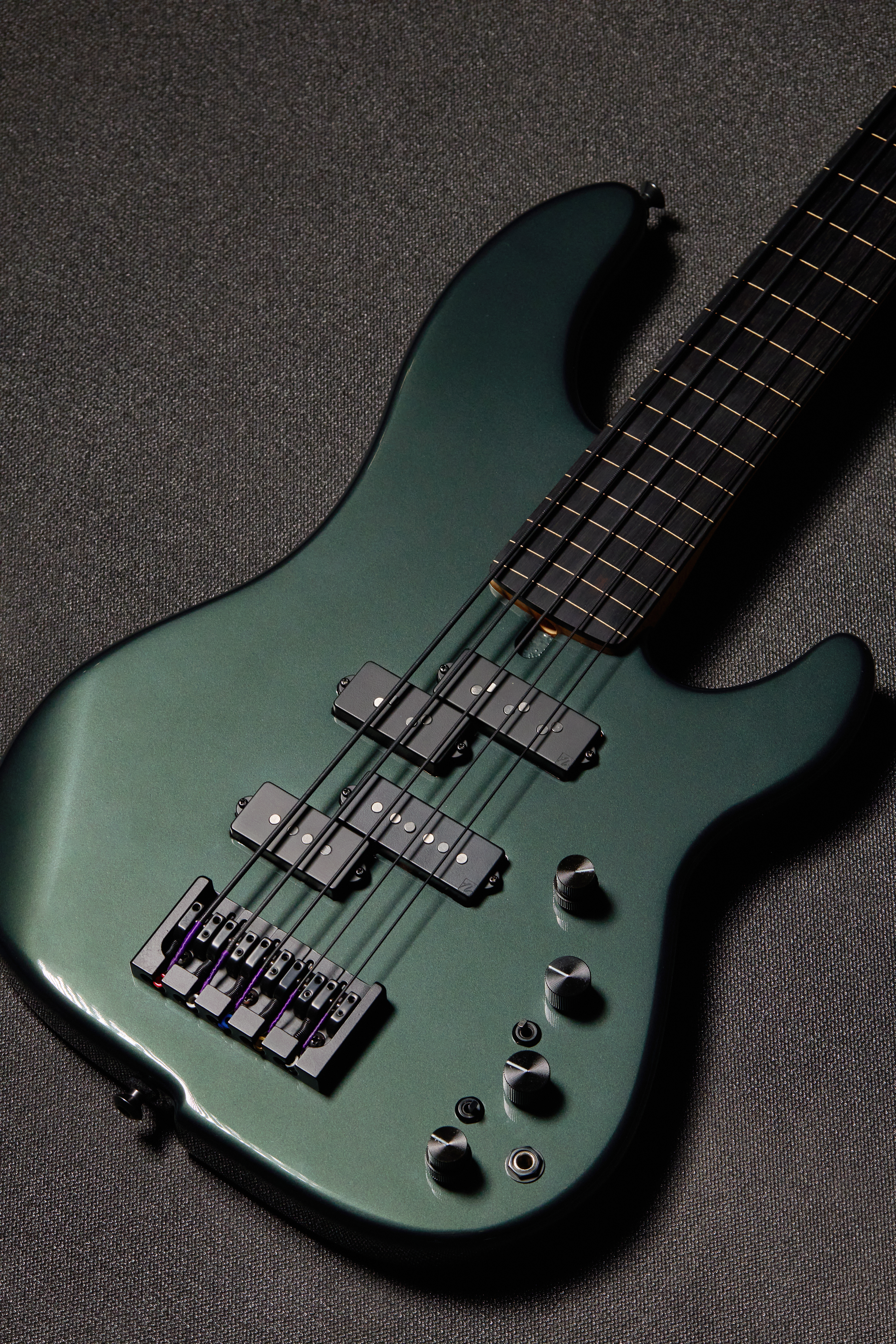 Janek Bass 3