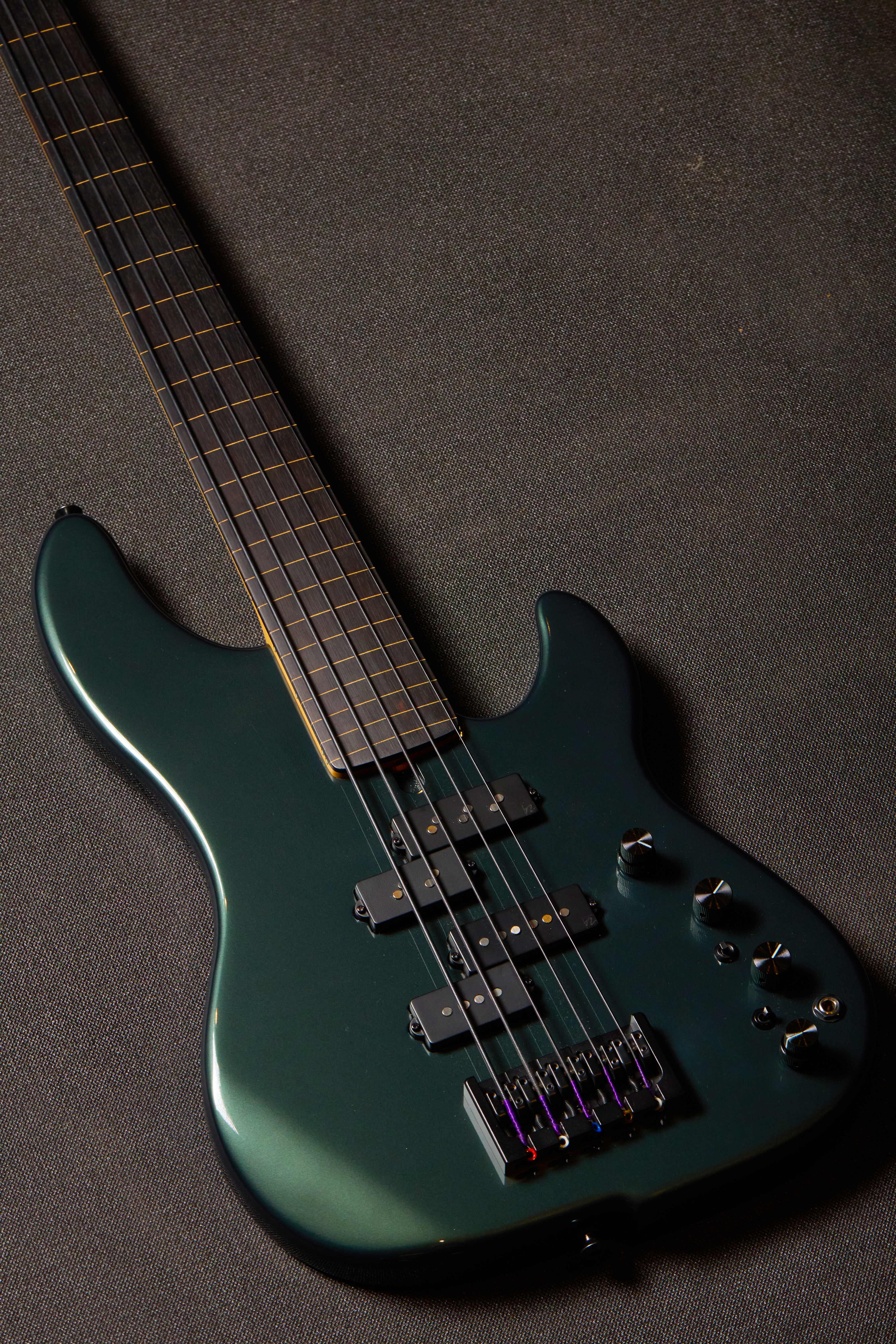 Janek Bass 3