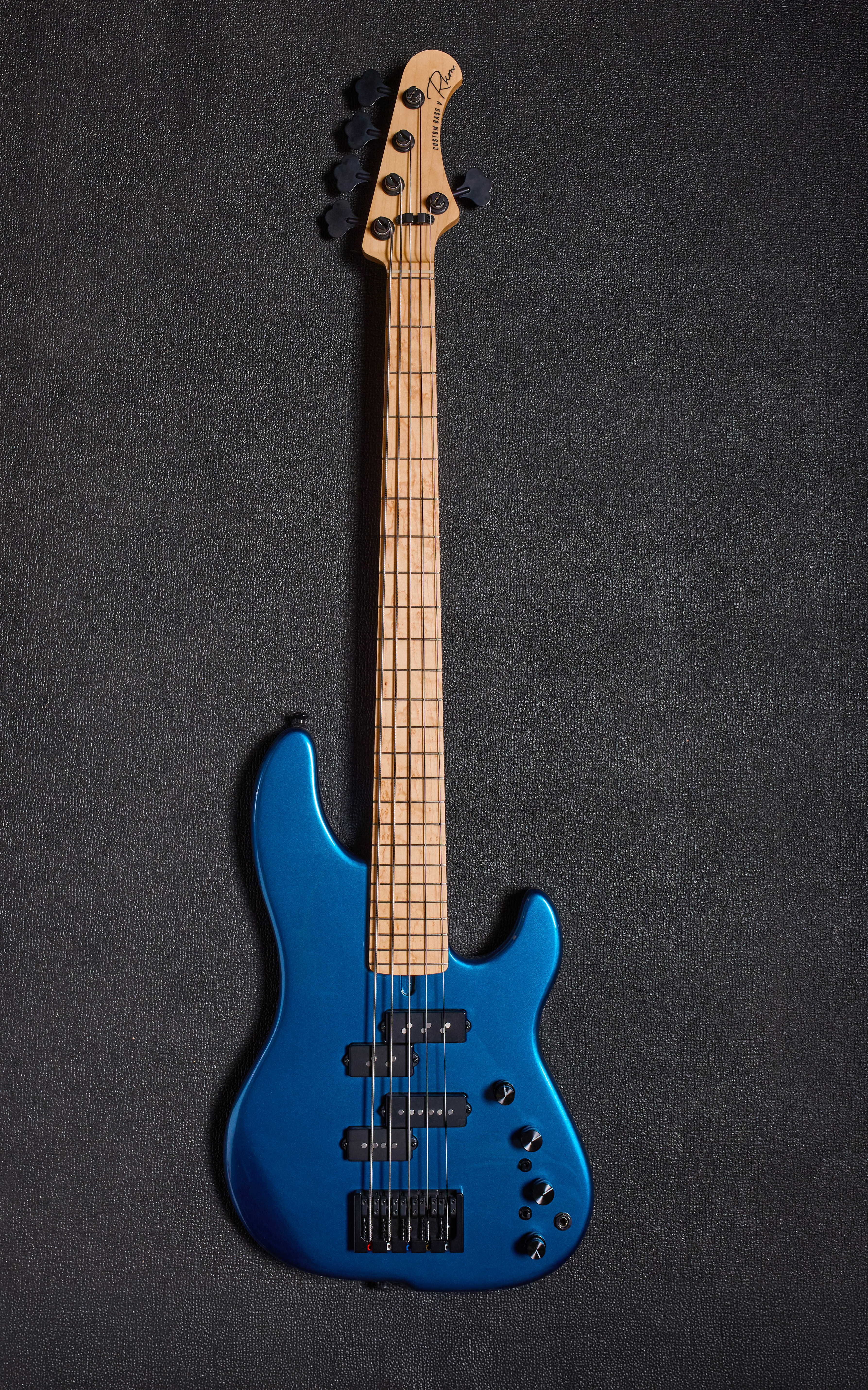 Janek Bass 2