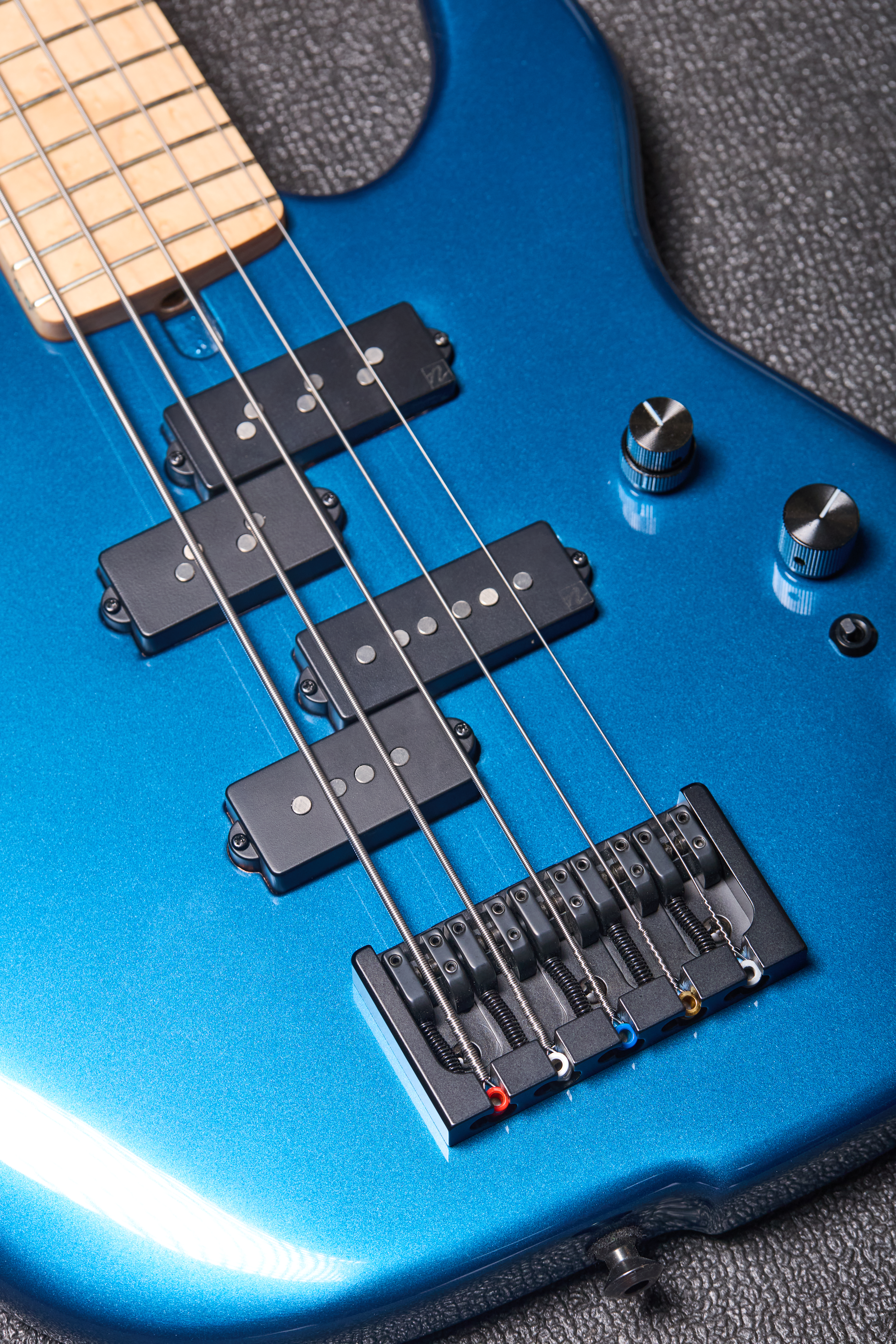 Janek Bass 2